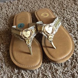 Very cute sandals